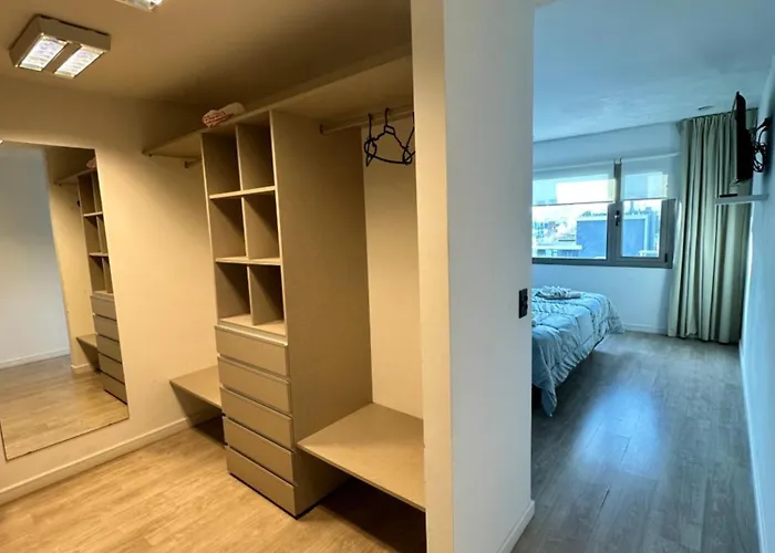 Depto 3 Amb Zona Guemes Con Cochera, Balcon A La Calle Con Parrilla A Gas