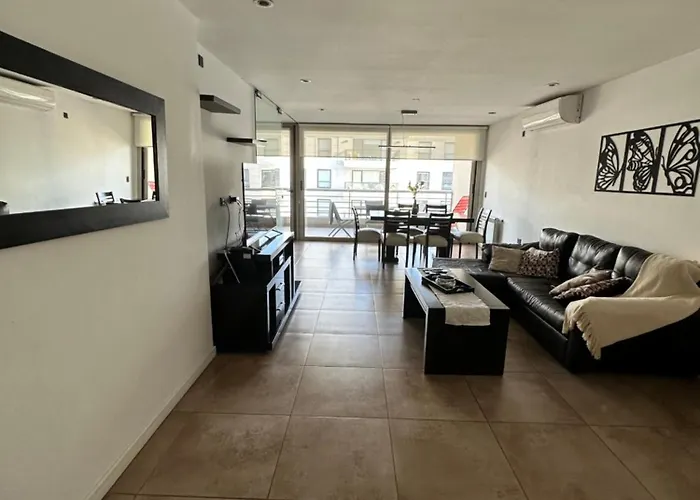 Depto 3 Amb Zona Guemes Con Cochera, Balcon A La Calle Con Parrilla A Gas